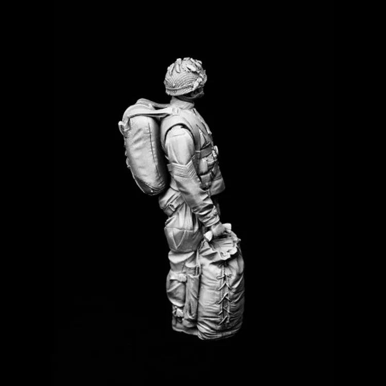 1/16 Casting Resin Model Grey Kit British Paratrooper Parts Model Needs To Be Assembled in An Uncoated State