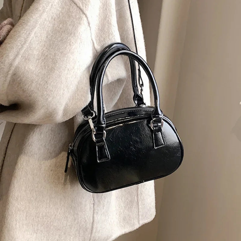 High-End Texture Retro Small Bag 2026 New Women's Bag Autumn and Winter Popular Popular Messenger Bag Portable Square Sling Bags