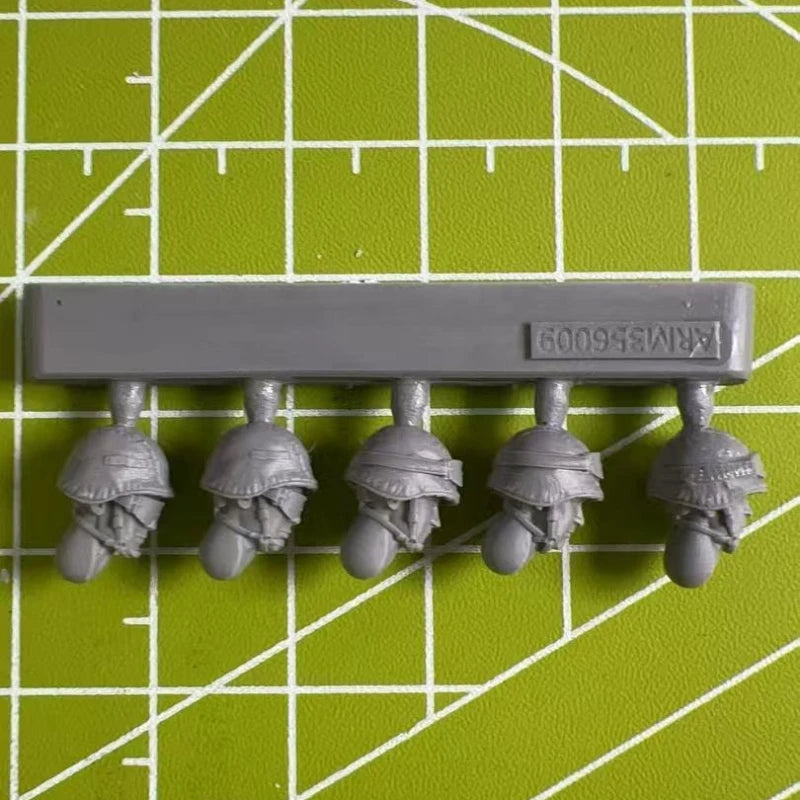 5 Pieces of 1:35 Die-casting Resin Model Kit Soldier Model Head Replacement Modification Unpainted