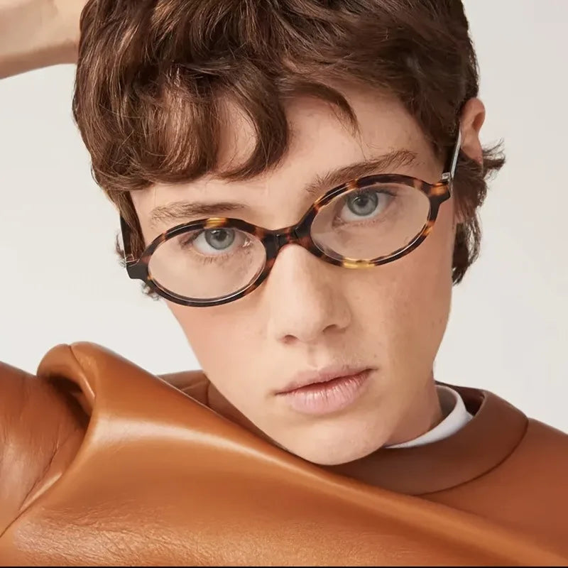 Vintage-Inspired Oval Frame Reading Glasses Ideal for Street Style Photography Everyday Fashion Glasses