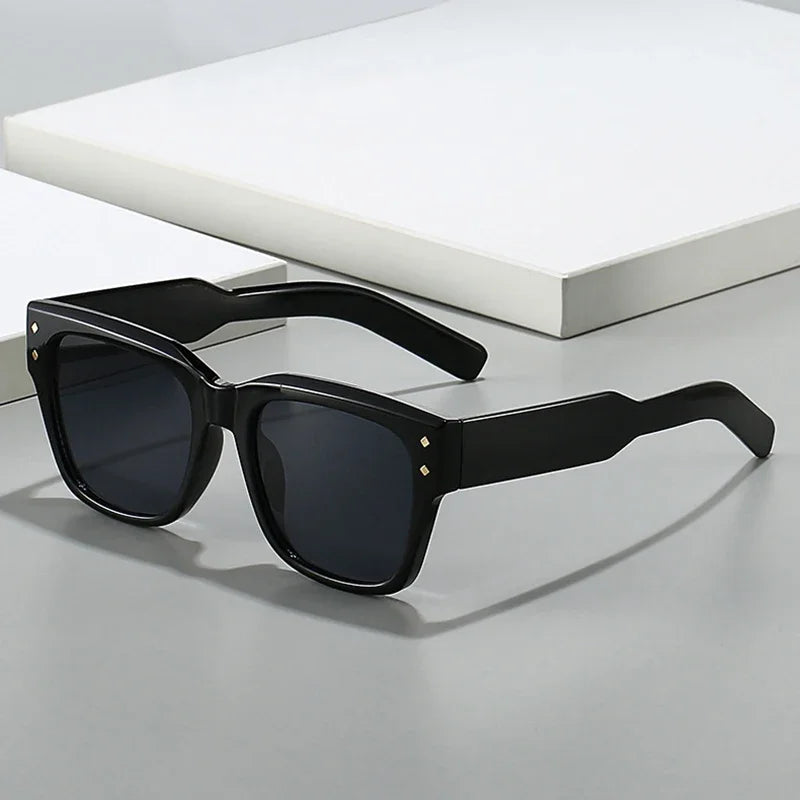 JNPCXI Vintage Rivets Square Men Sunglasses Fashion Amber Gradient Shades UV400 Women Outdoor Sun Glasses
