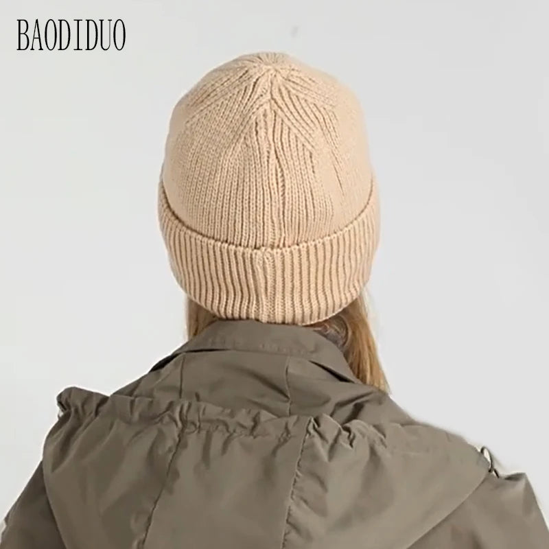 Xinbaoguan 60% acrylic 9535 new winter windproof glasses cover knitted cap for both men and women, with plush warm yarn cap