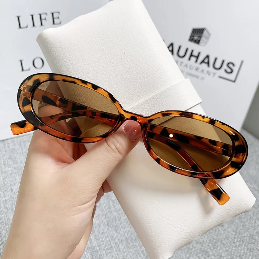 Small Oval Sunglasses Women Vintage Brand Retro Black White Sun Glasses Classic Shades Female Oculos UV400