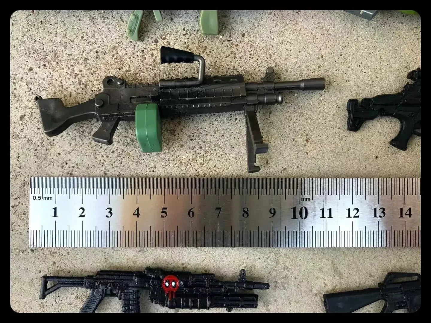 Lot of Random Sword Machine Guns Weapons Weapon Suit for 6" Scale Action Figure