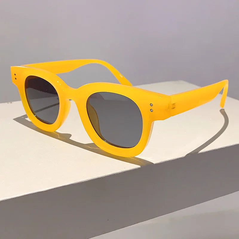 JNPCXI Retro Round Women Sunglasses Fashion Yellow Rivets Decoration Men Punk Shades UV400 Sun Glasses