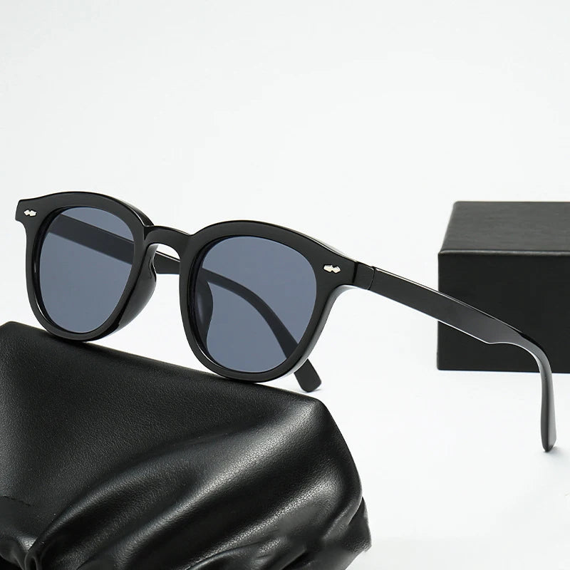 JNPCXI Vintage Small Round Men Sunglasses Fashion Gradient Shades UV400 Women Trending Rivets Punk Sun Glasses
