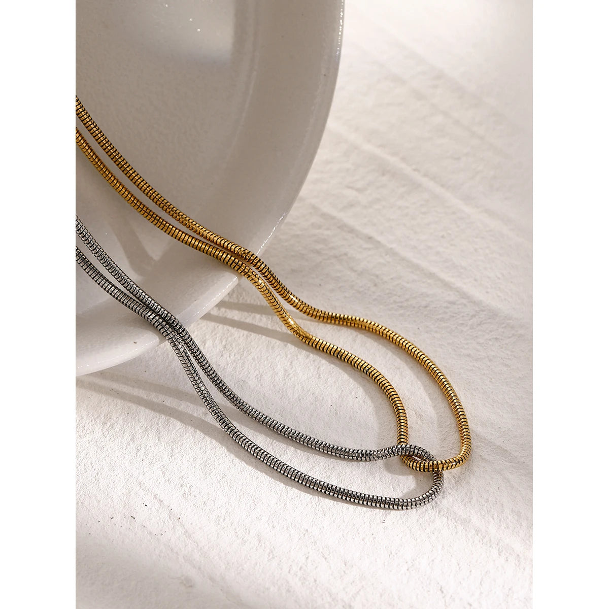 Uworld 316L Stainless Steel Chain Necklace Minimalist Metalic Texture 18 K PVD Plated Statement Collar Necklace Jewelry Gift
