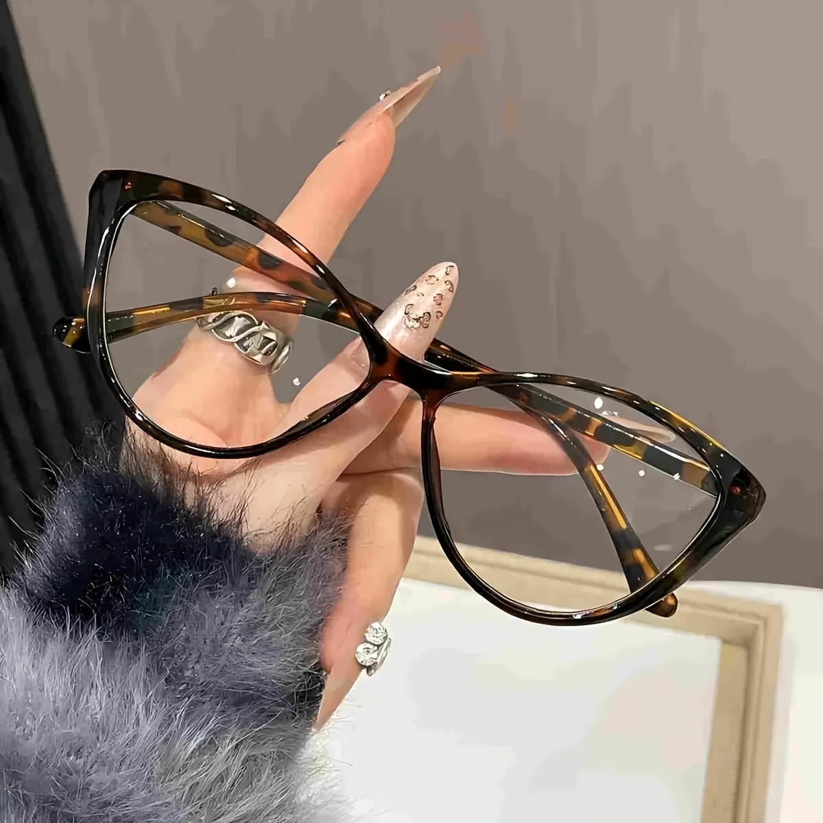 Cat Eye Fashion Glasses Transparent Lenses Women's Decorative Eyewear Stylish for Daily Wear