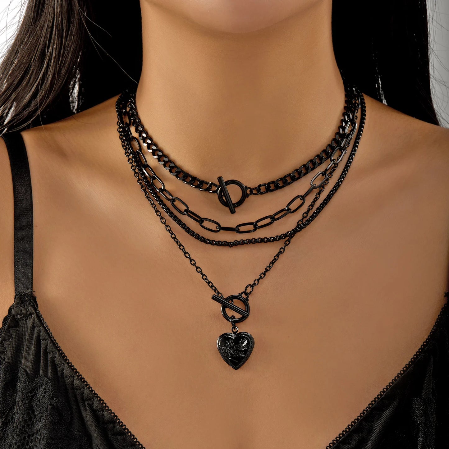 4Pcs/Set Goth Punk Black Heart Star Tassel Pendant Choker Necklace for Women Vintage Metal Thick Chain Y2K Jewelry Accessories