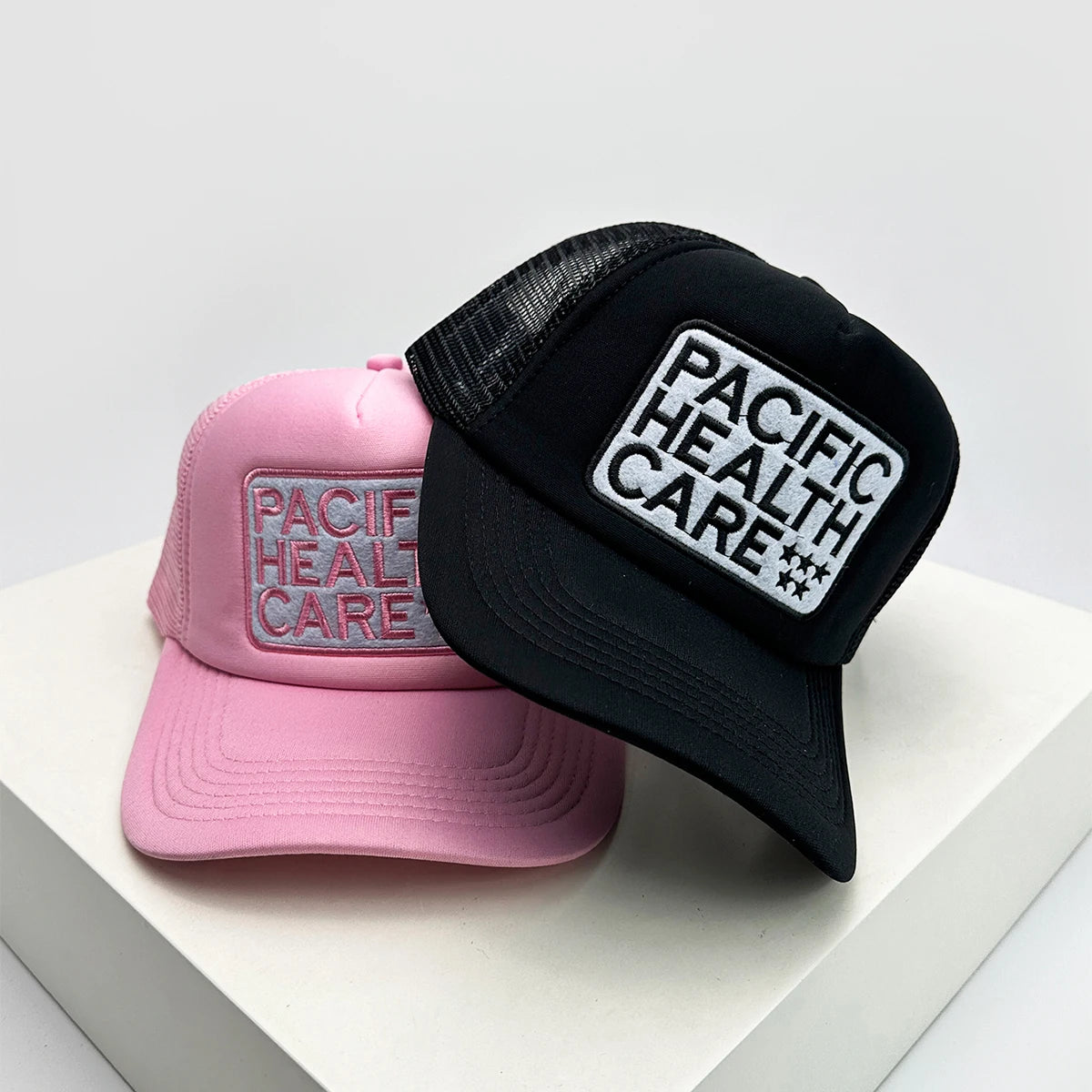 New Unisex Coconut Tree Letter Embroidery Baseball Hats Sunshade Casual Breathable Color Block Trucker Caps Versatile Fashion