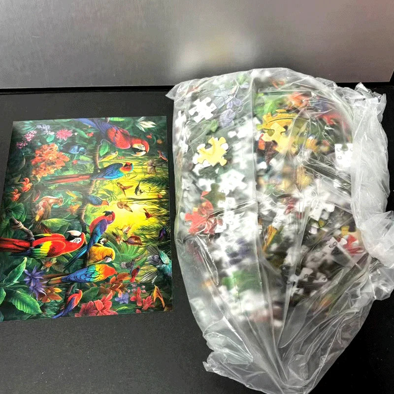 70x50cm (27.5"x19.7") Adult Jigsaw Puzzle - Vibrant Parrot Family Art, 1000-Piece Challenging Puzzle for Adults Lettered Back