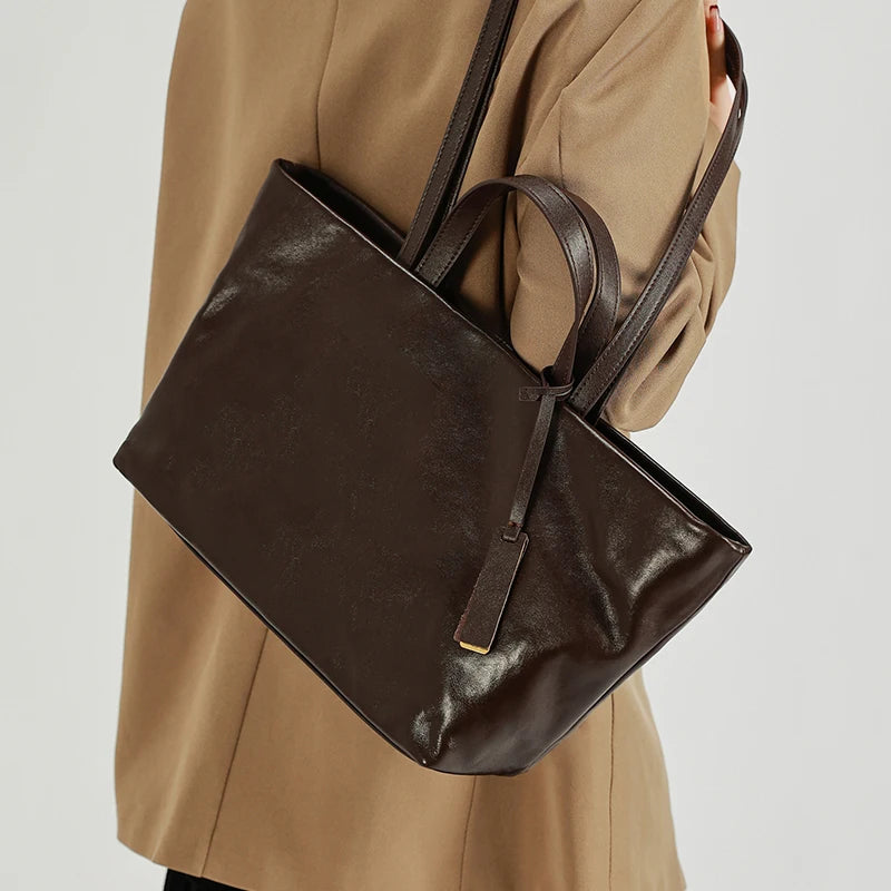 Women's Oil Wax Cowhide Genuine Leather Bag Lady Fashion Real Cowhide Bag Female Luxury Design High Capacity Commuting Handbag