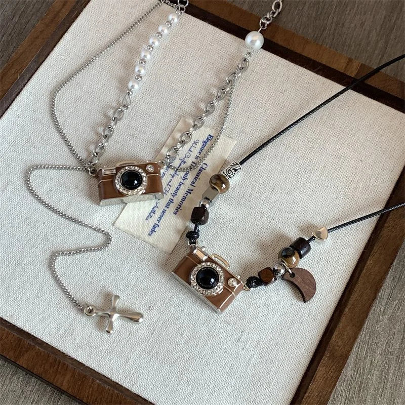 Vintage Y2K Brown Camera Pendant Necklace Women's Punk Hip-Hop Simple Personality Collar Female Unique Party Jewelry Accessories
