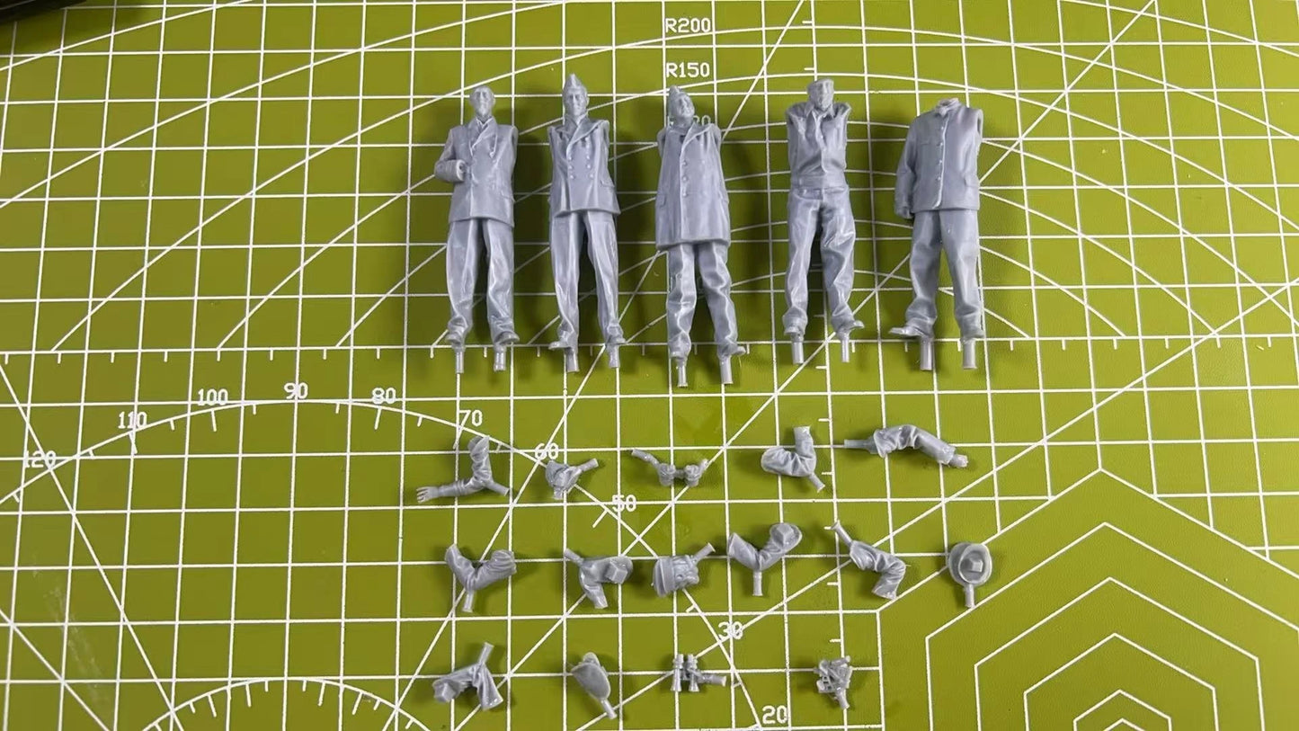 1: 35 Resin Model Kit Ship Observation Deck Soldier 5 Characters Grey Model Scene Layout Toy Model