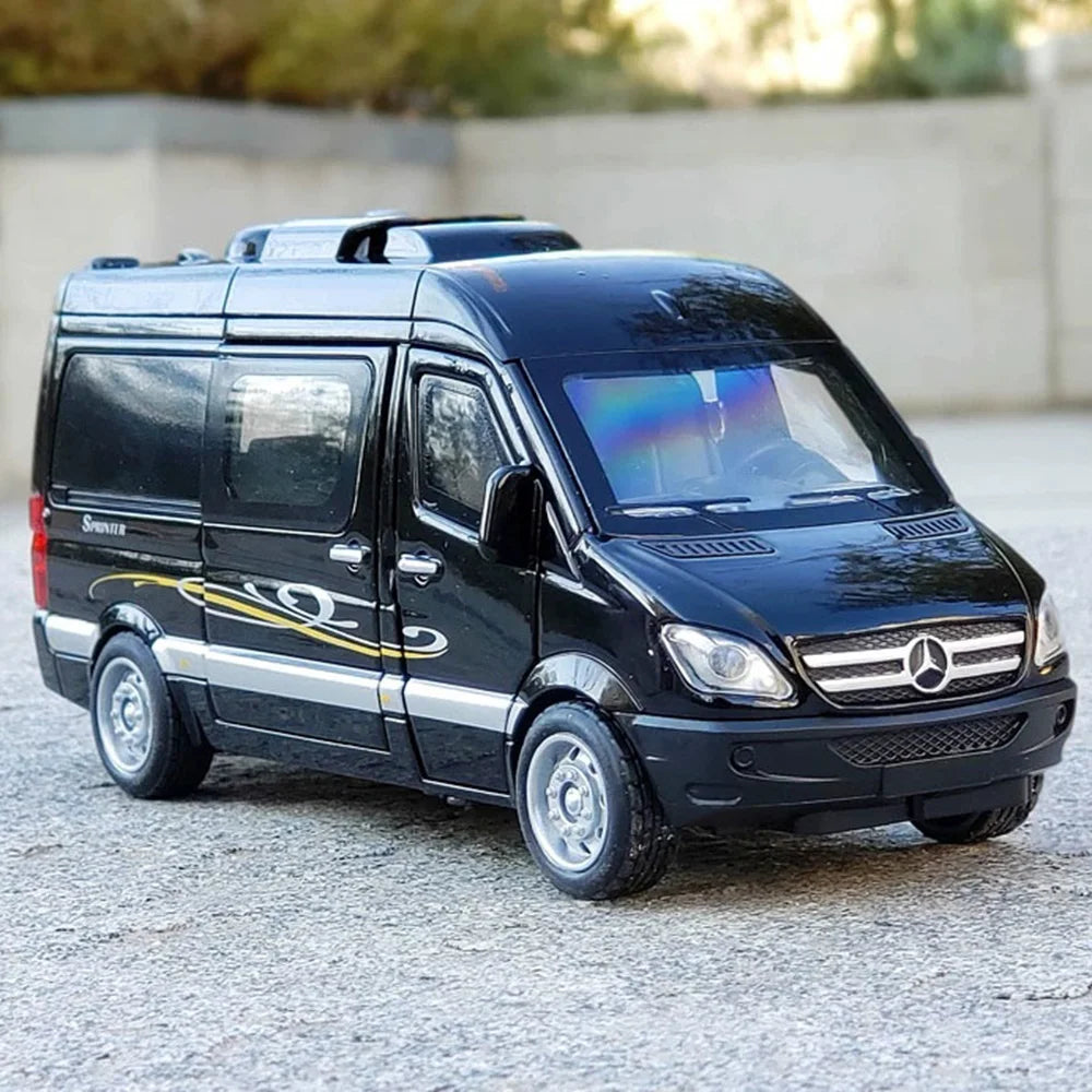 1:32 Sprinter Coaster Alloy Diecast Toys Cars Models Vehicles Pull Back with Sound Light Miniature Vehices Children's Ornaments