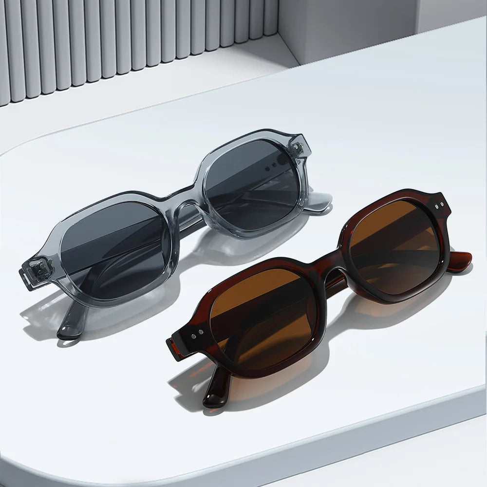 JNPCXI Vintage Rivets Square Sunglasses Women Fashion Clear Tea Tea Gradient Shades UV400 Men Trending Punk Sun Glasses