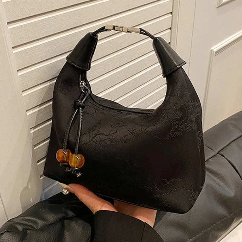 Portable Embroidered Chinese Style Shoulder Bag Fashion Versatile Hanfu Bucket Handbag Texture Pearl Pendant Cheongsam Bag Party
