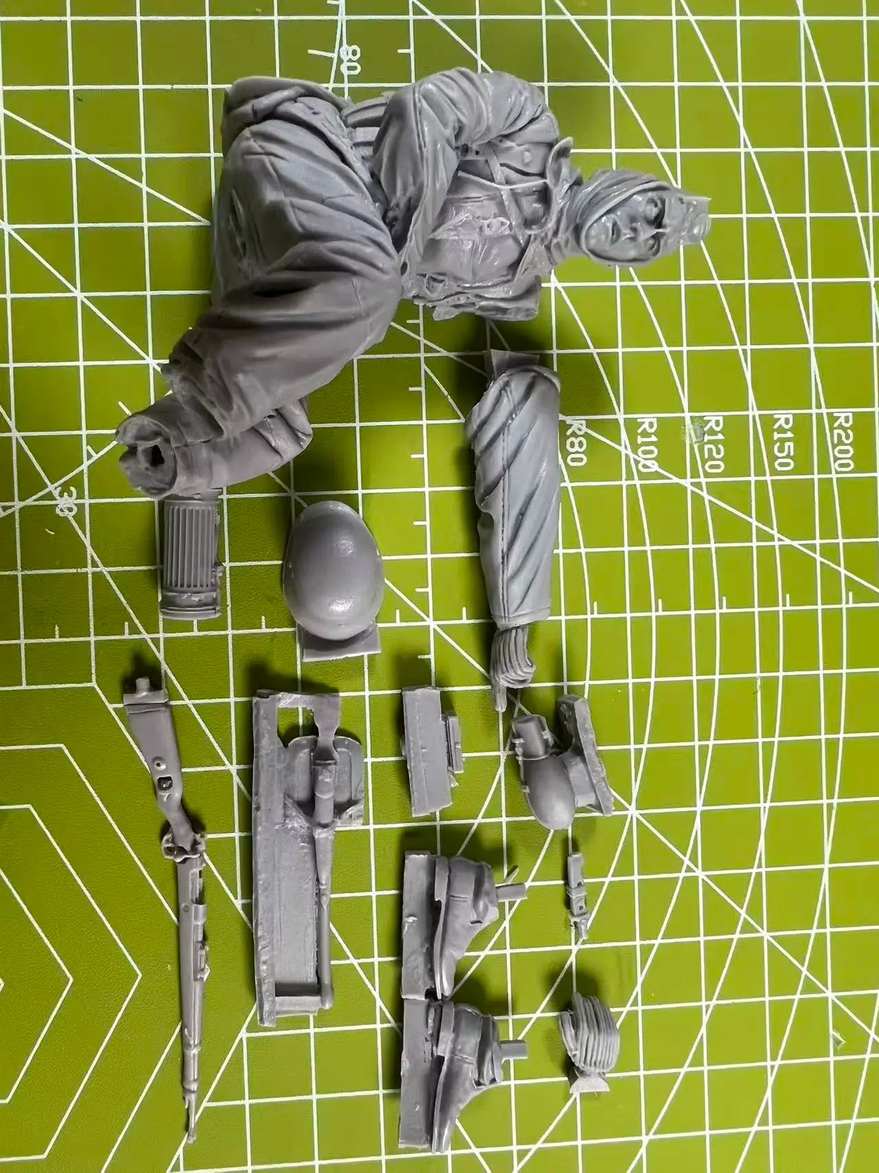 1/16 Casting Resin Model Grey Kit Armored Tank Soldier Model Requires Assembly Unpainted