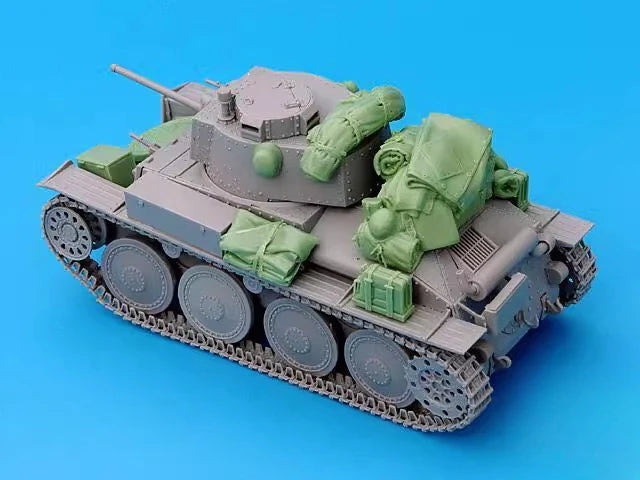 1: 35 Casting Resin Model Scene Making Toy Grey Unpainted Resin Tank Stacks Suitable for PzKpfw38g