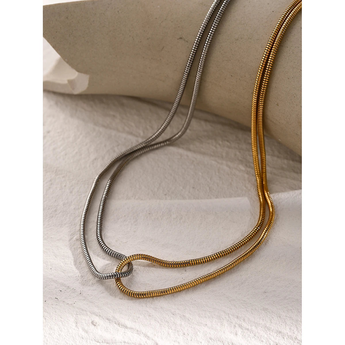 Uworld 316L Stainless Steel Chain Necklace Minimalist Metalic Texture 18 K PVD Plated Statement Collar Necklace Jewelry Gift