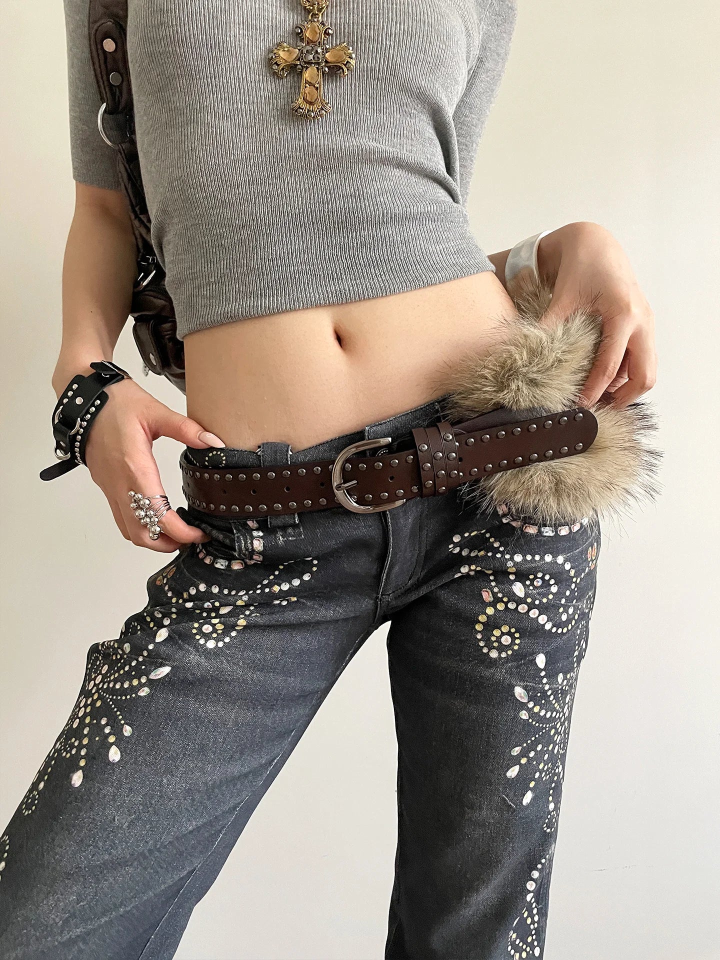 Retro Punk Style Furry Patchwork Belt For Women Niche Y2k White Rivet Belt To Wear With Skirts And Jeans