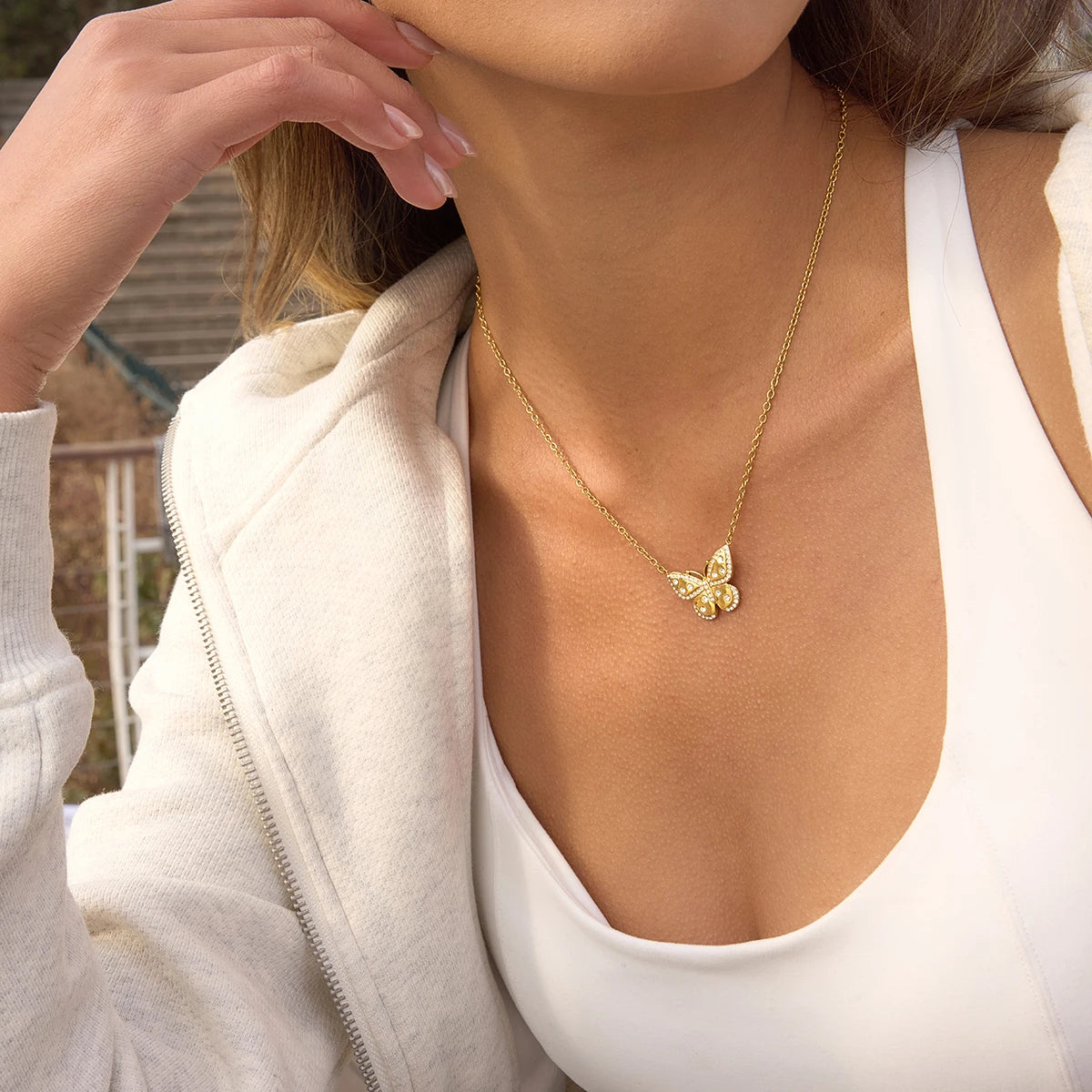 Uworld Classic White Rhinestones Butterfly Pendant O-Chain Necklace For Women 18K PVD Gold Plated Stainless Steel Necklaces Gift